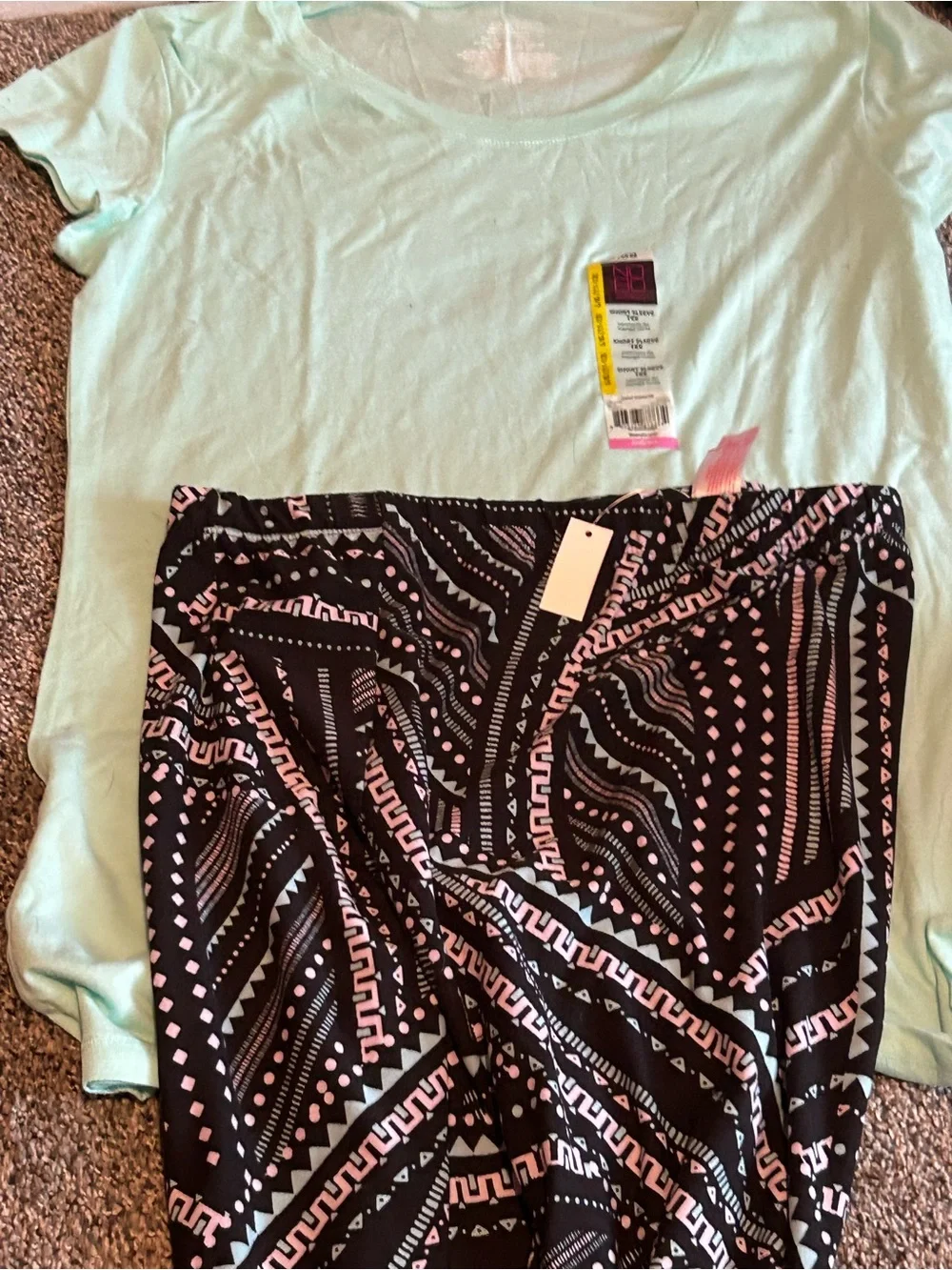 NWT No Boundaries Mint Tee & Tribal Geometric Print Leggings Active Set L 11-13